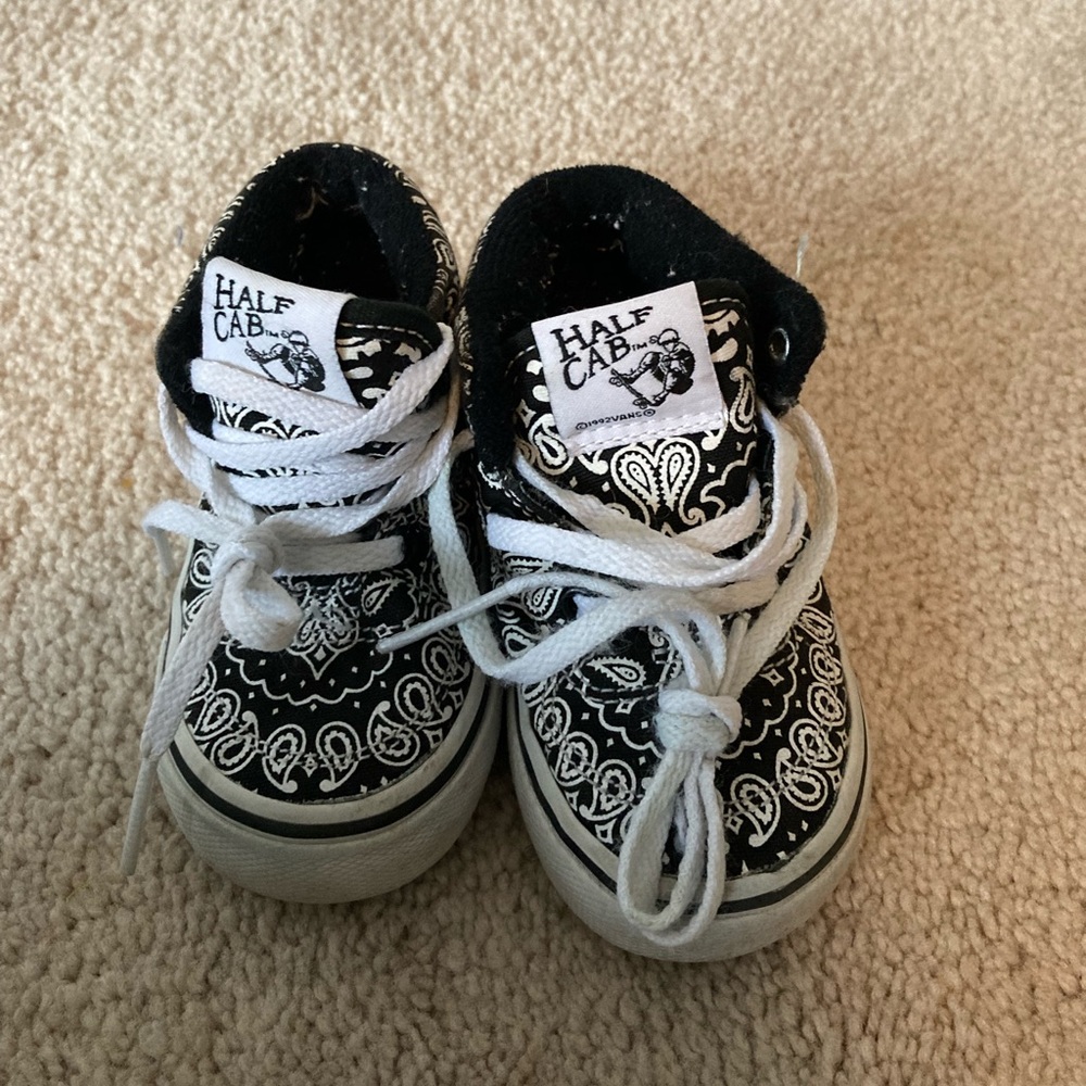 Like new condition Vans Half Cabs